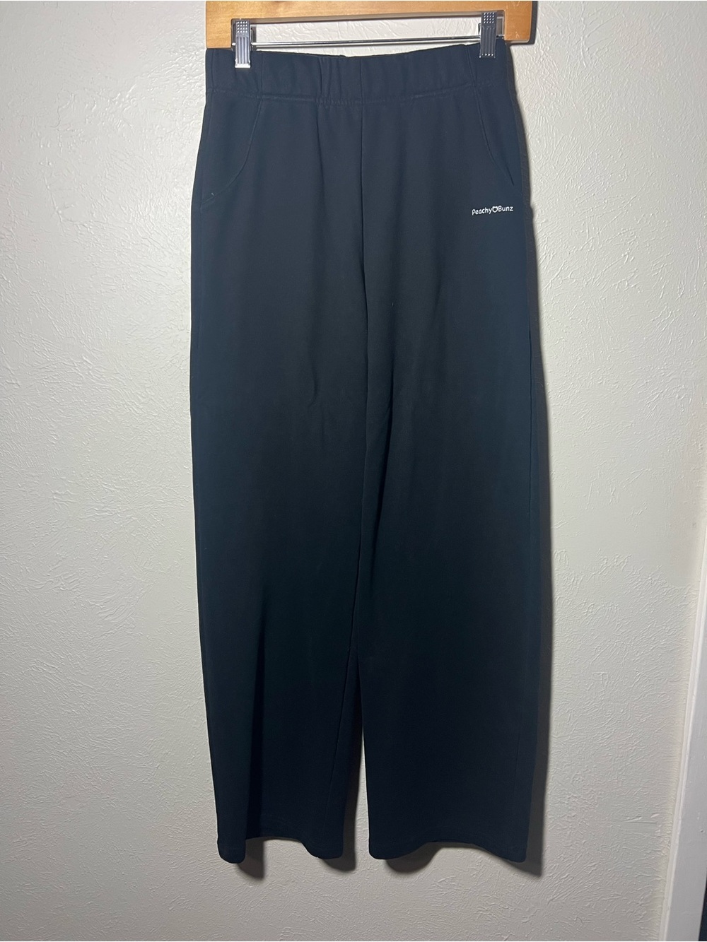 Women’s Peachy Bunz Black Wide-Leg Sweatpants size Small